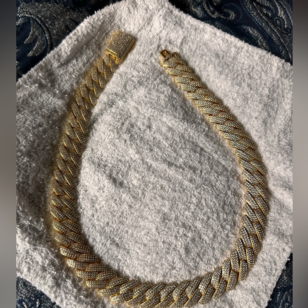 Gold Vvs simulated Necklace